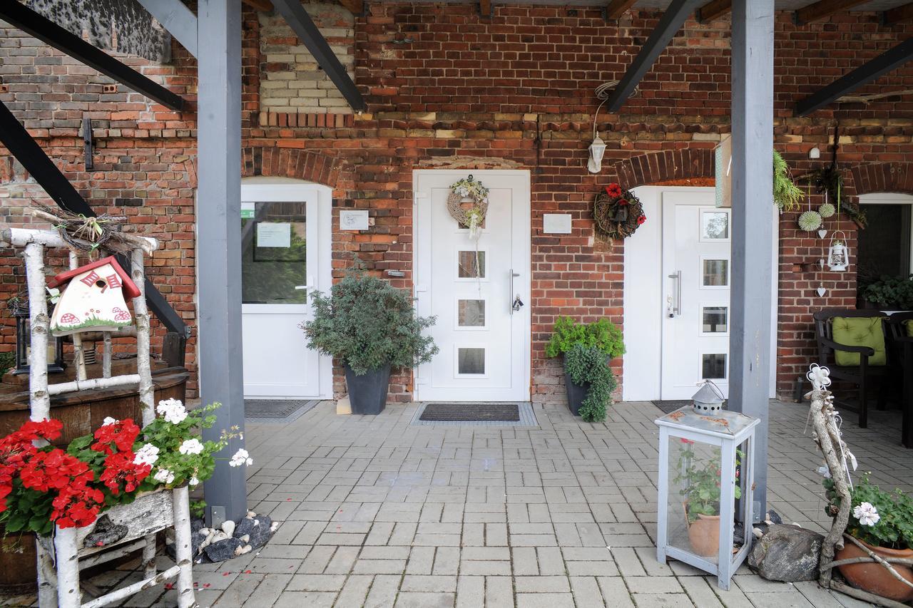 Gutshof Zum Adlernest Hotel Arnsnesta Eksteriør billede